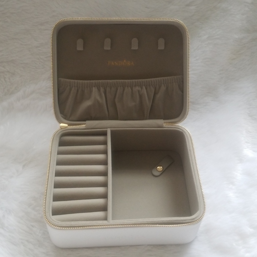 Pandora jelewry box